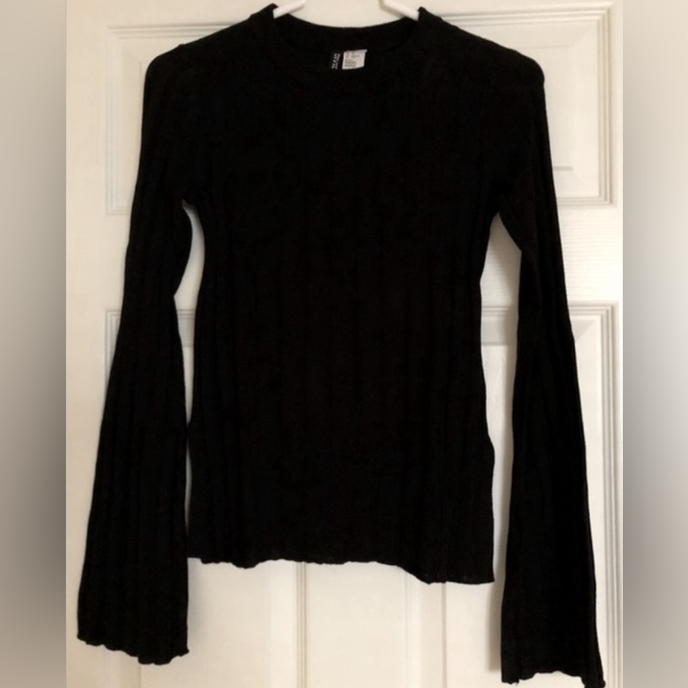 🖤 NEW H&M Divided Sheer Ribbed Flare Sleeve Side Slit Black Top